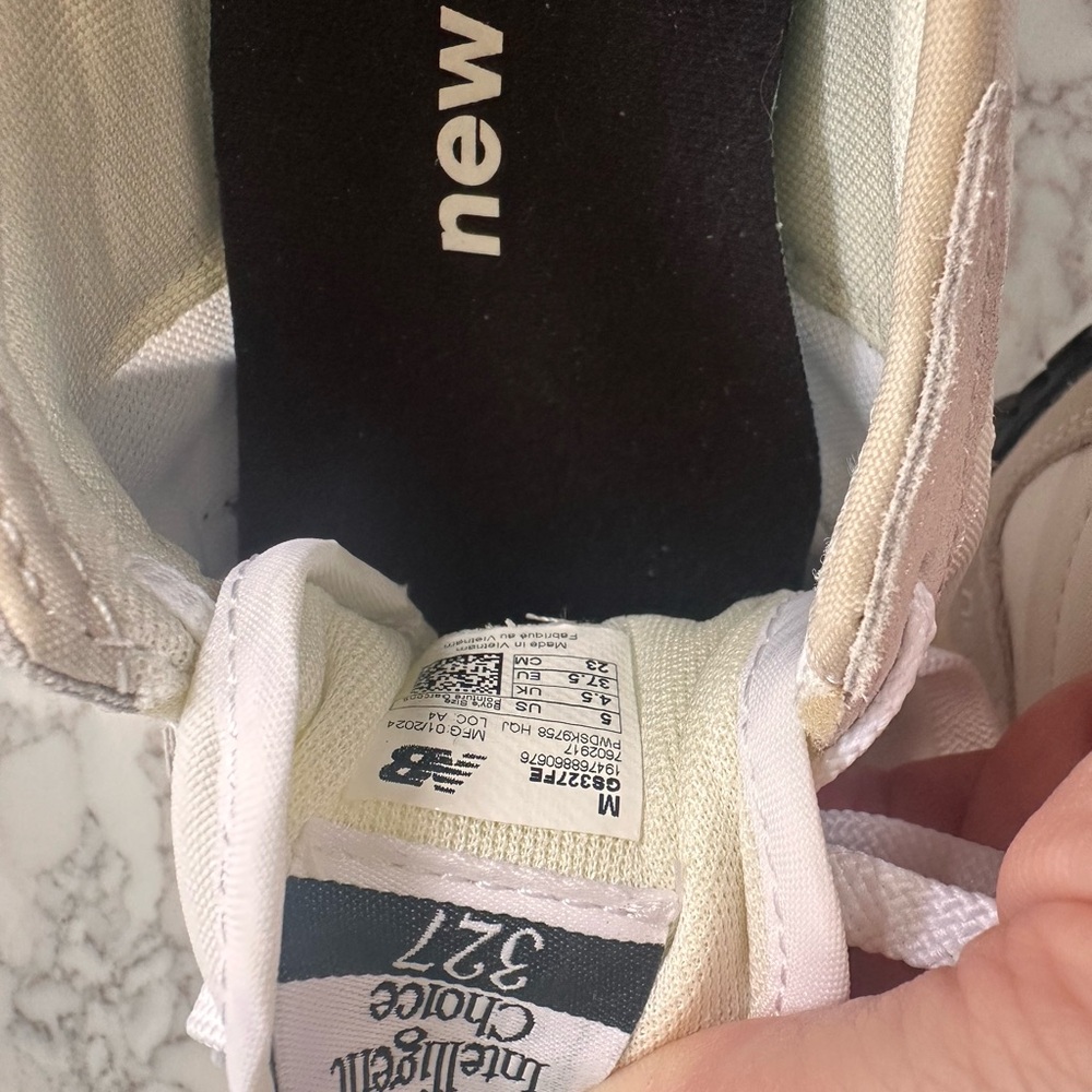 New Balance 327 White, Beige & Black Retro Running Sneakers - Picture 5 of 6